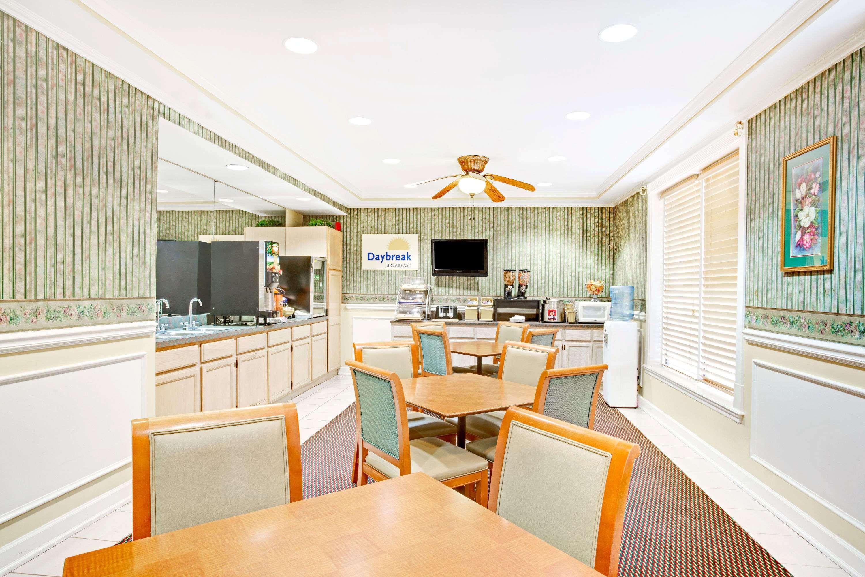 Days Inn By Wyndham Kingsland Ga Екстериор снимка